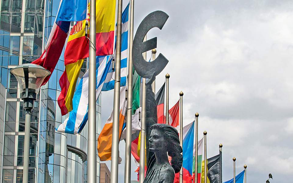 Έλλειμμα στο ισοζύγιο τρεχουσών συναλλαγών κατέγραψε η Ευρωζώνη