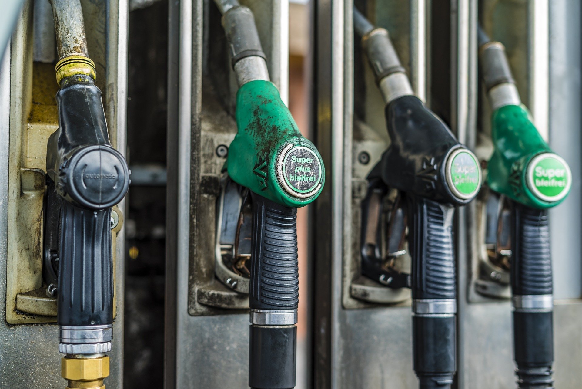 Πανελλαδικές αυξήσεις στα καύσιμα – Ξεκίνησαν οι έλεγχοι στις τιμές για αισχροκέρδεια (vid)