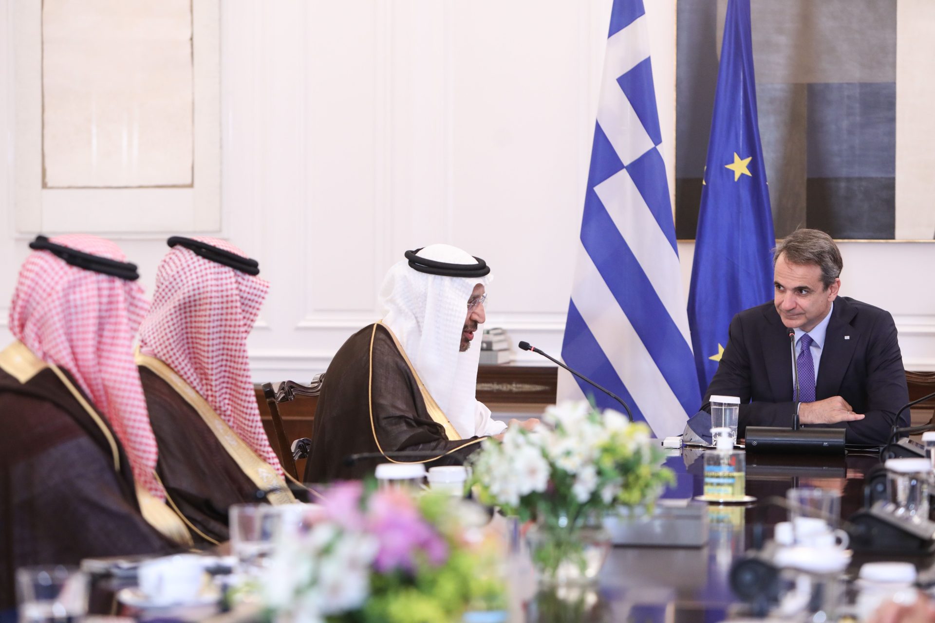 Συνάντηση Μητσοτάκη με υπουργό Επενδύσεων Σ. Αραβίας: Προτεραιότητα η προσέλκυση άμεσων επενδύσεων