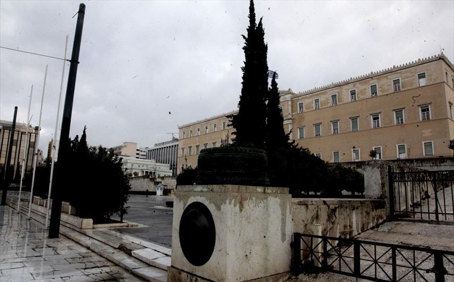Συνελήφθη ένοπλος στο μνημείο του Άγνωστου Στρατιώτη