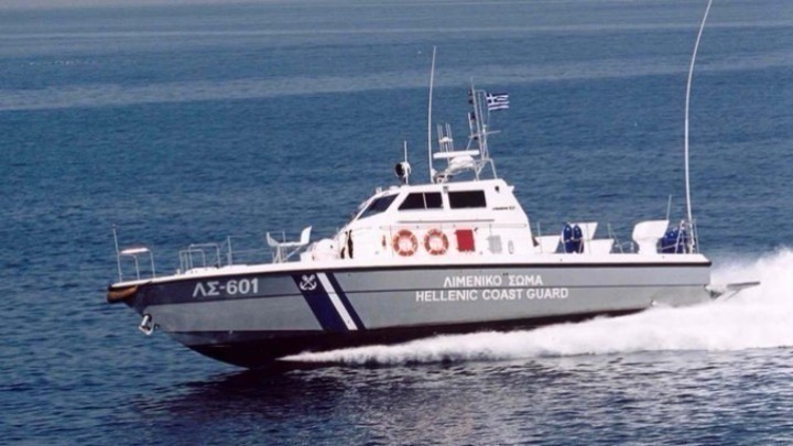 Προειδοποιητικές βολές Λιμενικού για πλοίο που κατευθυνόταν στα τουρκικά παράλια