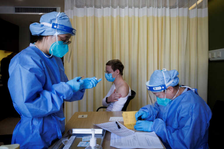 Οργάνωση με έδρα την Ζυρίχη βρίσκει δωρητές αίματος που... δεν έχουν εμβολιαστεί κατά του κορονοϊού - Έχει και 20 ευρώ ετήσια συνδρομή