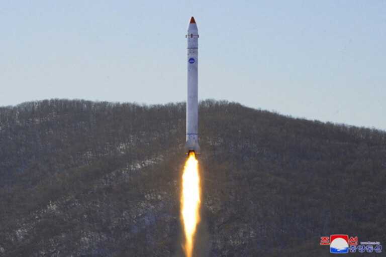 Η Βόρεια Κορέα εκτόξευσε νέο βαλλιστικό πύραυλο