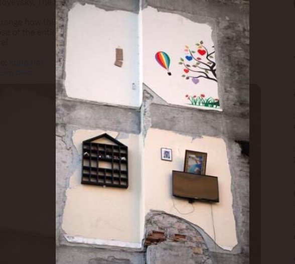 Σεισμός στην Τουρκία: Πολυκατοικία «δανειζόταν» τον τοίχο… διπλανής