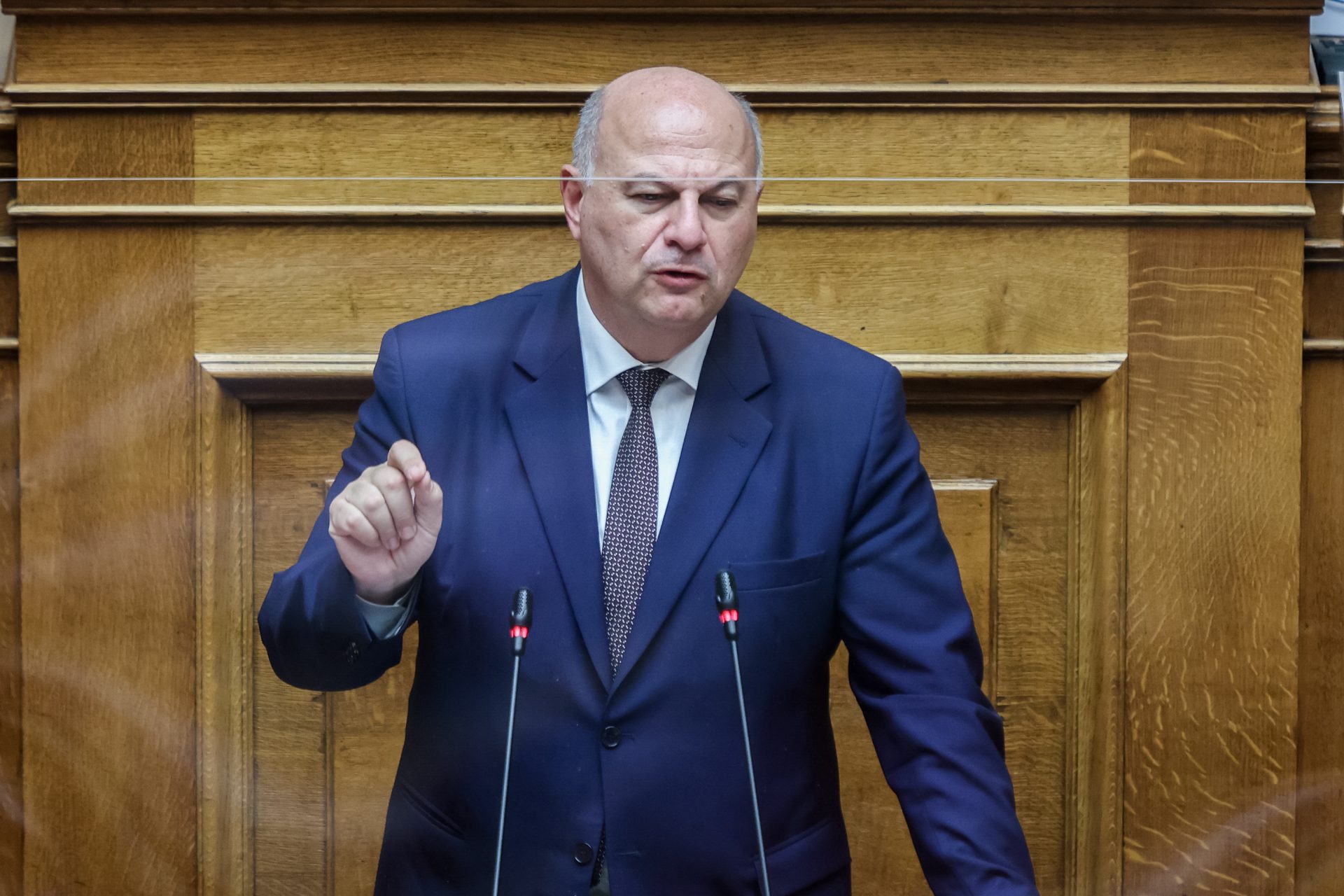 Τραγικό: Ο ΣΥΡΙΖΑ δεν ψήφισε ούτε το νομοσχέδιο για ΑΜΕΑ – Το σχόλιο του Κ. Τσιάρα