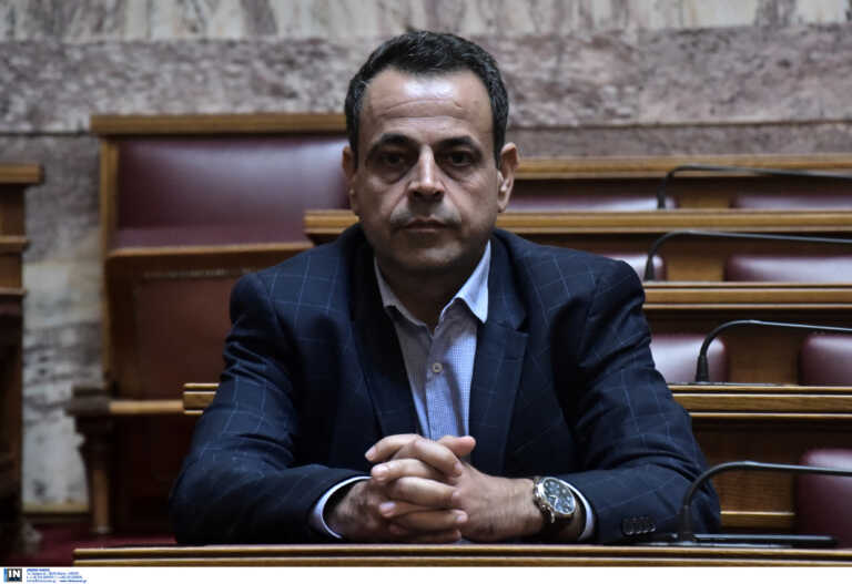 Τριήμερο πένθος στον ΣΥΡΙΖΑ για το Νεκτάριο Σαντορινιό - Αναβλήθηκε η Πολιτική Γραμματεία - Ενός λεπτού σιγή στη Βουλή