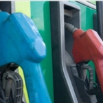 Βενζίνη: Το πετρέλαιο πέφτει αλλά οι τιμές της παραμένουν υψηλές (vid) | Ειδήσεις για την Οικονομία