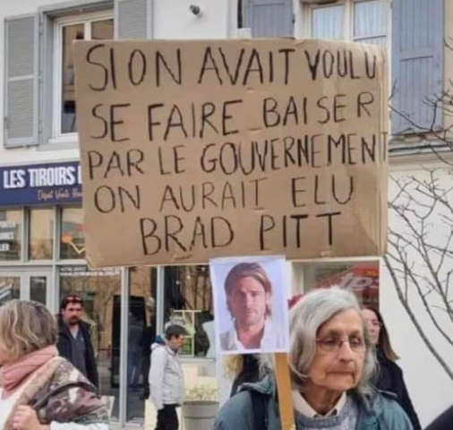 Γαλλία: Τι κοινό έχει ο Μακρόν με τον.....Μπραντ Πιτ;