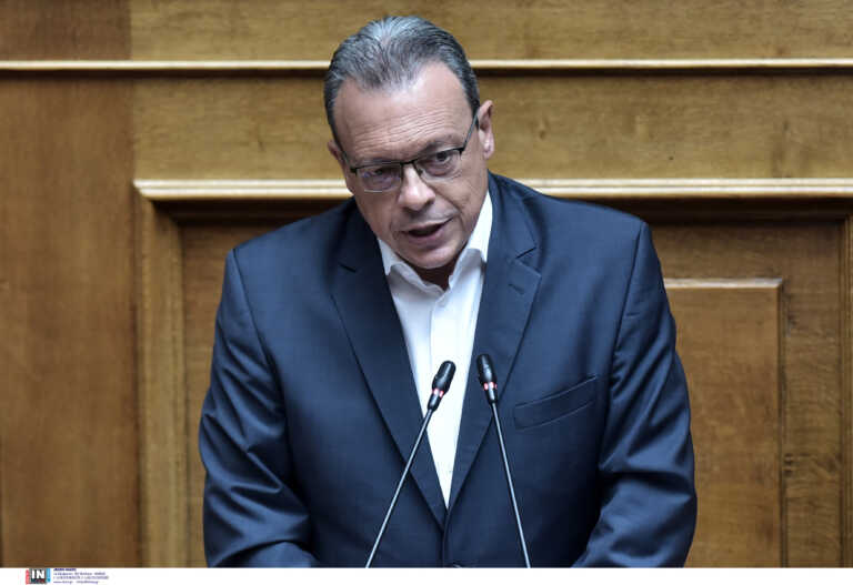 Ο Σωκράτης Φάμελλος ζητά παραπομπή βουλευτή της Ελληνικής Λύσης για ρατσιστικό παραλήρημα