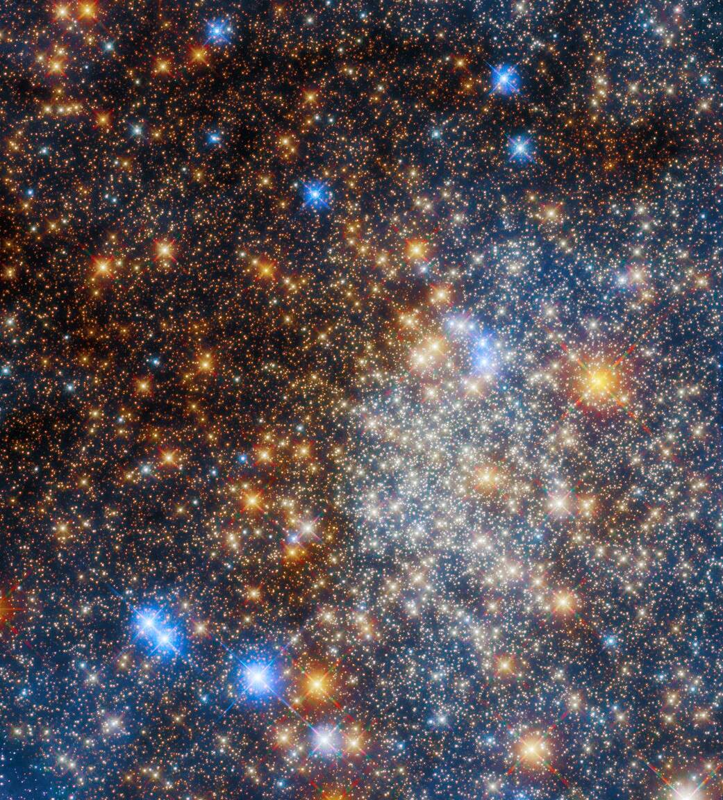 Ένα ακόμη εντυπωσιακό μελίσσι άστρων του γαλαξία μας φωτογράφισε το Hubble
